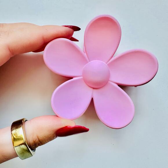 NEW FREE PEOPLE Light Baby Pink Daisy Flower Claw Clip Hair Retro Oversized Updo - Picture 2 of 7